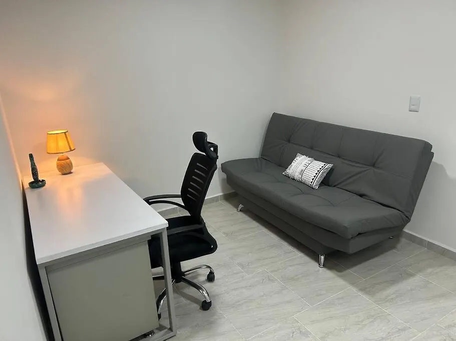 Medellin Hermoso Apartamento アパート
